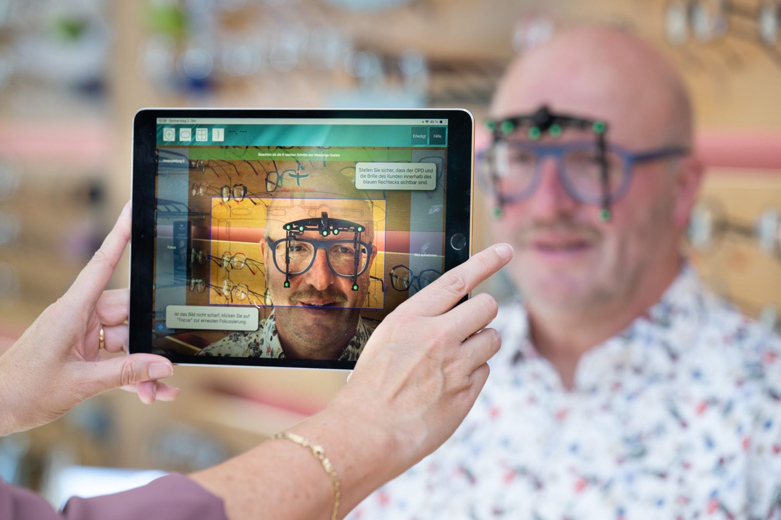 Digitale Zentrierung bei Optik Pausch
